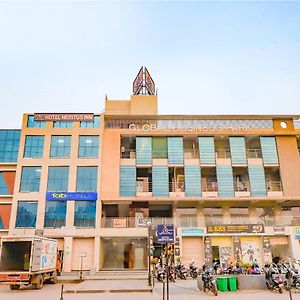 Fabhotel Meritus Inn